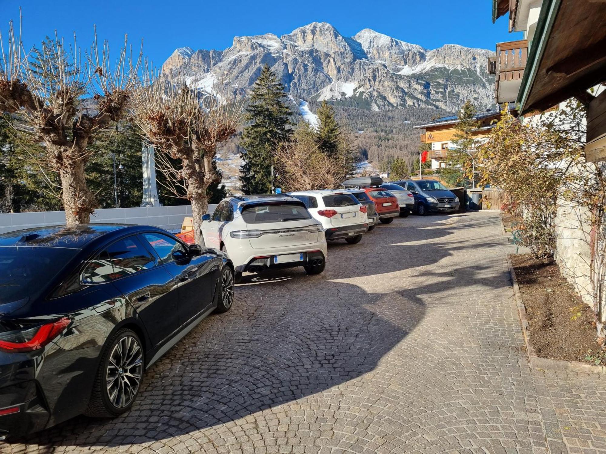 Hotel Oasi Cortina dʼAmpezzo Zewnętrze zdjęcie