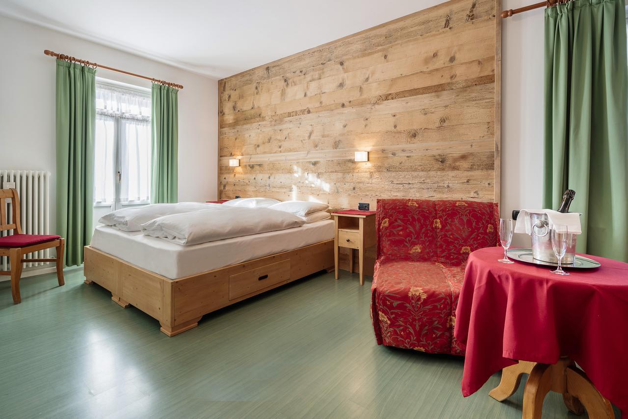 Hotel Oasi Cortina dʼAmpezzo Zewnętrze zdjęcie